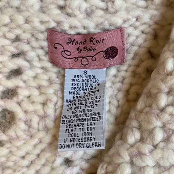 Beautiful hand knit sweater by Dollie - Picture 2 of 9